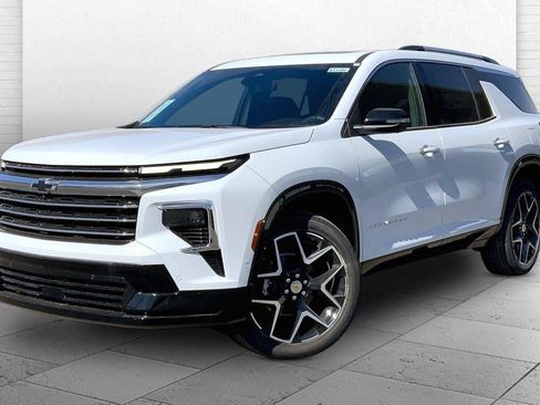 New 2026 Chevrolet Traverse High Country w/ LPO, Floor Liner Package image 2