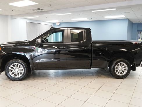 Used 2020 Chevrolet Silverado 1500 LT w/ All-Star Edition AWD/4WD image 2