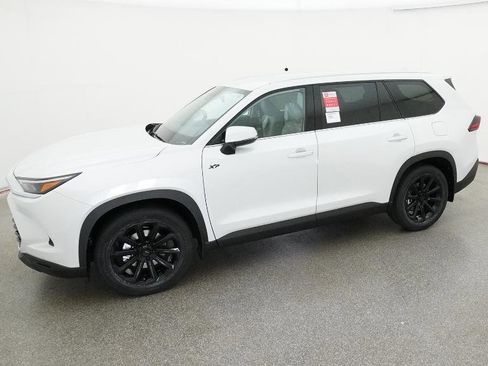 New 2026 Toyota Grand Highlander XLE FWD image 5