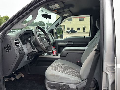 Used 2013 Ford F250 XLT w/ Chrome Pkg AWD/4WD image 10