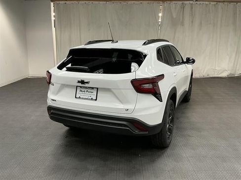 New 2026 Chevrolet Trax LT w/ Driver Confidence Package FWD image 5