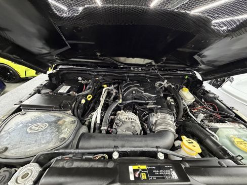 Used 2017 Jeep Wrangler Unlimited Rubicon w/ Connectivity Group image 26