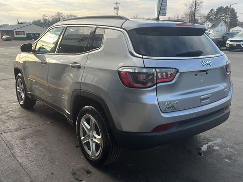 Used 2024 Jeep Compass Latitude image 19