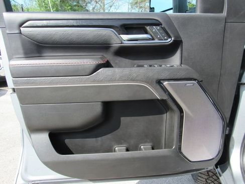 Used 2024 GMC Sierra 2500 AT4X AWD/4WD image 12