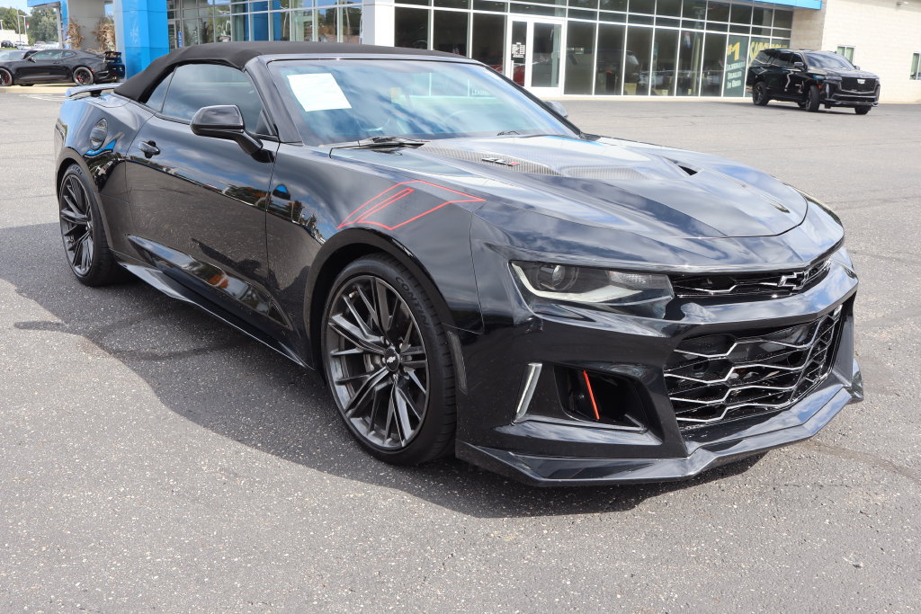 Used 2018 Chevrolet Camaro ZL1 RWD image 2