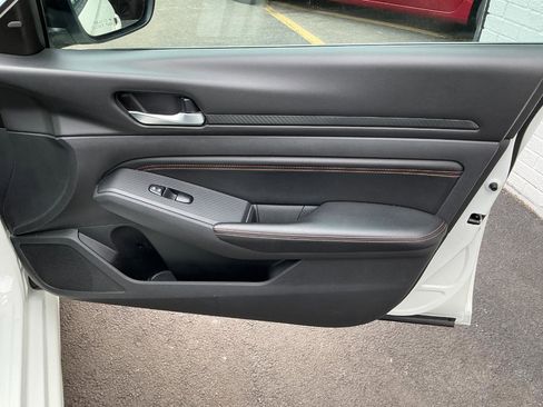 Used 2021 Nissan Altima 2.5 SR w/ SR Premium Package image 27