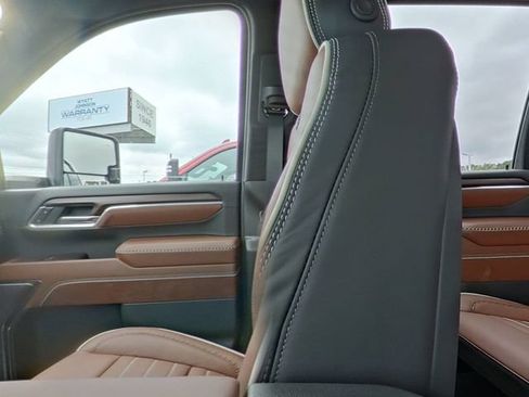 New 2026 GMC Sierra 2500 Denali Ultimate AWD/4WD image 32