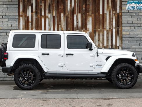 Used 2022 Jeep Wrangler Unlimited Sahara w/ Cold Weather Group AWD/4WD image 8