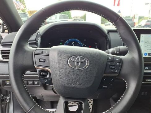Used 2025 Toyota Camry SE FWD image 25