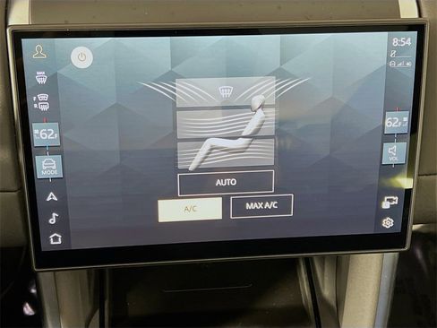 Used 2024 Land Rover Discovery Sport S image 16