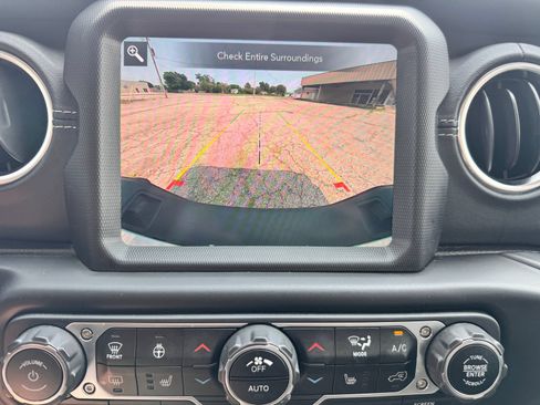 Used 2020 Jeep Gladiator Overland AWD/4WD image 21