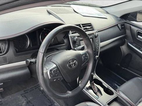 Used 2017 Toyota Camry SE FWD image 11