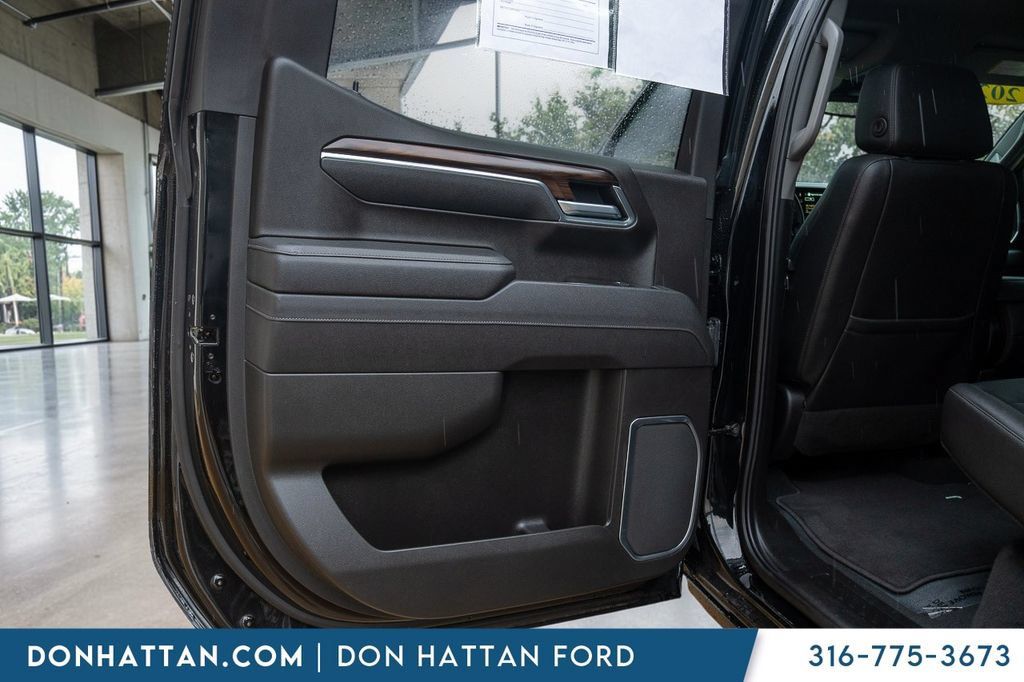 Used 2025 GMC Sierra 1500 SLT AWD/4WD image 16