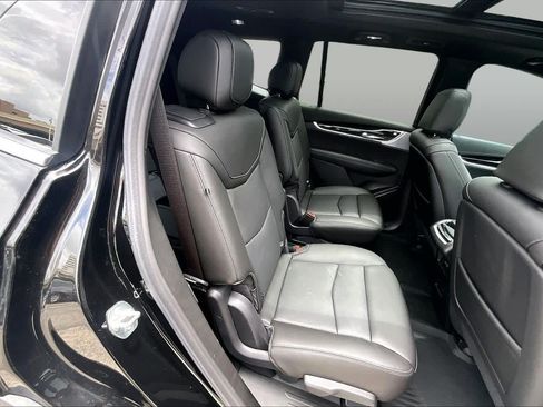 Used 2025 Cadillac XT6 Premium Luxury w/ Technology Package FWD image 20