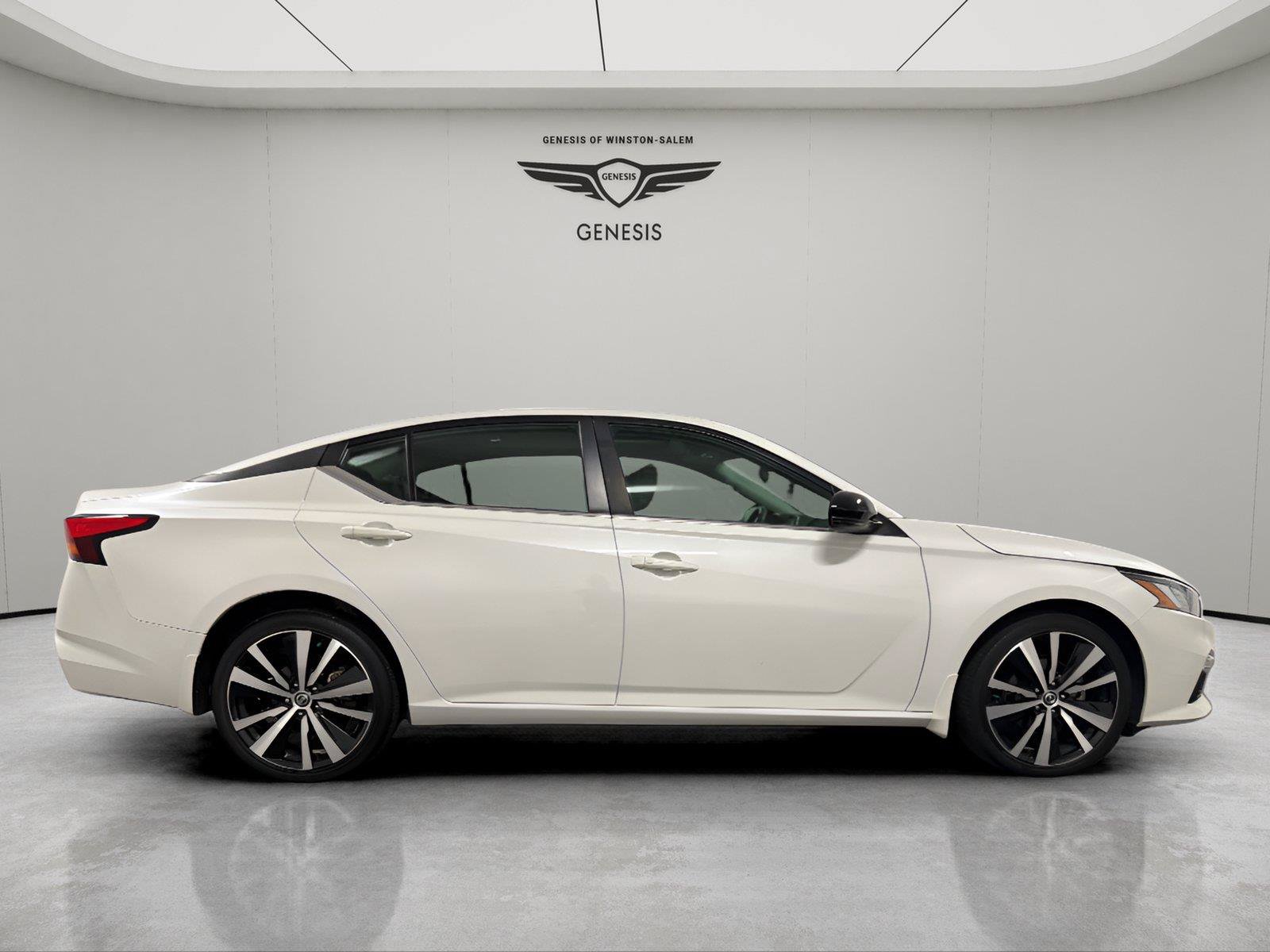 Used 2021 Nissan Altima 2.5 SR w/ SR Premium Package AWD/4WD image 6