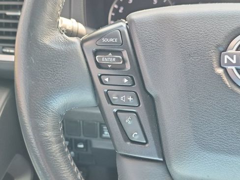 Used 2022 Nissan Frontier SV AWD/4WD image 23