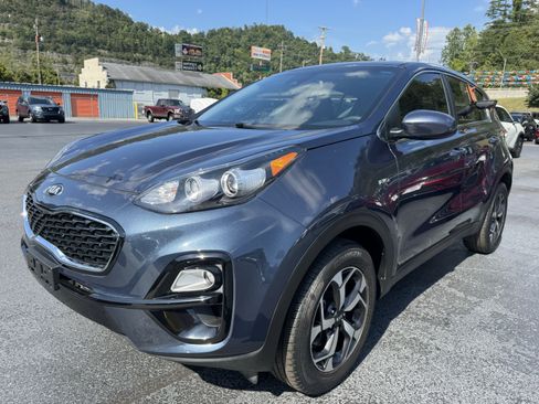 Used 2022 Kia Sportage LX AWD/4WD image 3