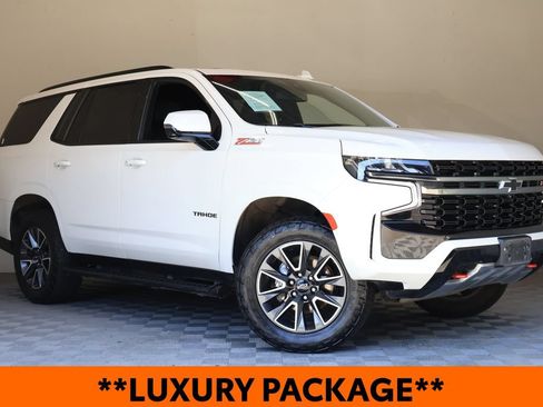 Used 2022 Chevrolet Tahoe Z71 w/ Luxury Package AWD/4WD image 2