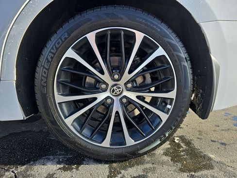 Certified 2020 Toyota Camry SE image 34