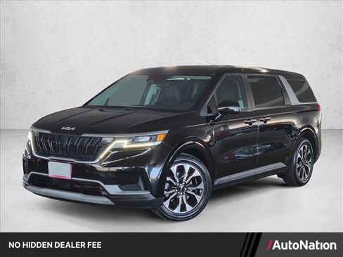 Used 2022 Kia Carnival EX FWD image 1