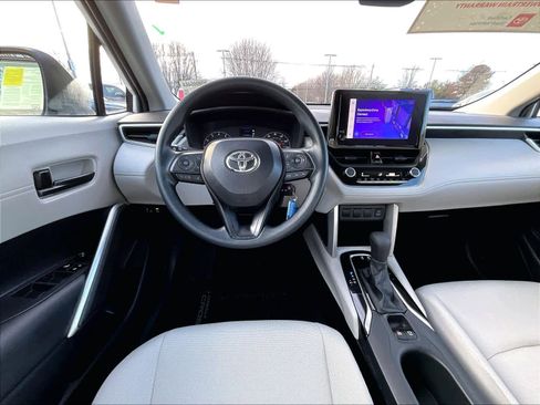 Certified 2024 Toyota Corolla Cross L image 17