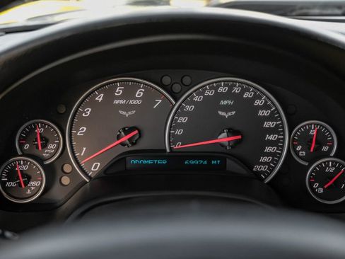 Used 2006 Chevrolet Corvette Coupe image 12