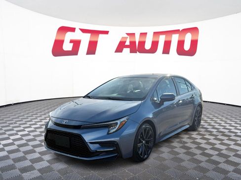 Used 2024 Toyota Corolla XSE image 3