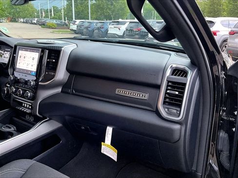 Used 2025 RAM 1500 Big Horn AWD/4WD image 13