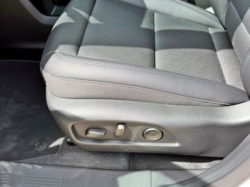 New 2026 Chevrolet Equinox LT w/ Convenience Package II FWD image 14