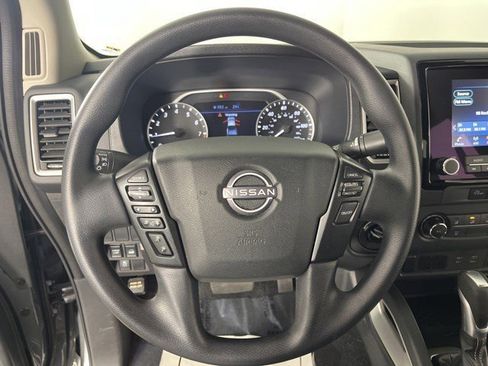 Used 2024 Nissan Frontier SV image 16