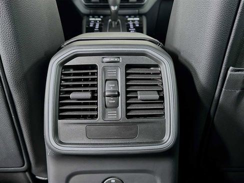 Certified 2026 Porsche Macan image 25