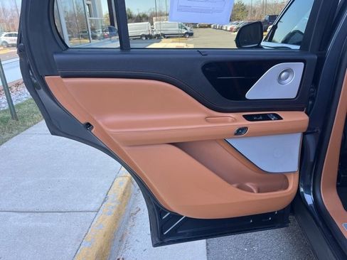 Used 2023 Lincoln Aviator Black Label w/ Class IV Trailer Tow Package image 20