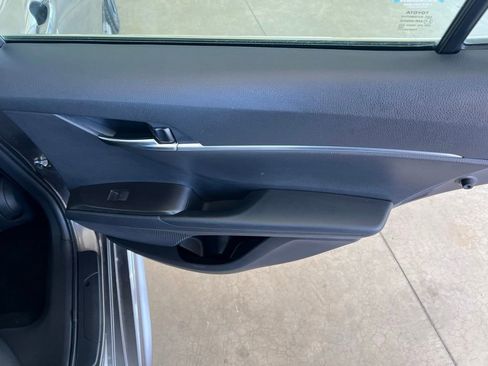 Used 2024 Toyota Camry SE image 19