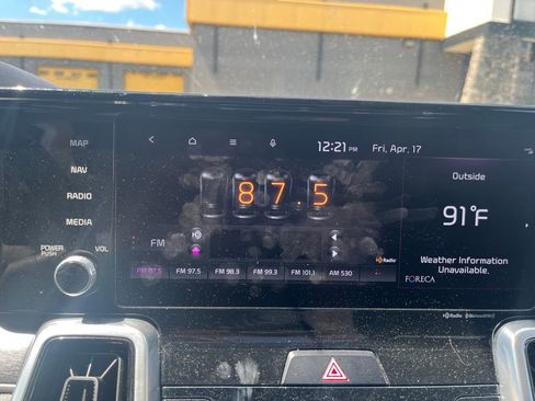 Used 2021 Kia Sorento SX image 16