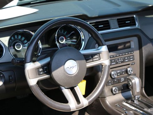 Used 2013 Ford Mustang Convertible RWD image 15