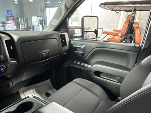 Used 2017 Chevrolet Silverado 1500 LT w/ Max Trailering Package AWD/4WD image 24