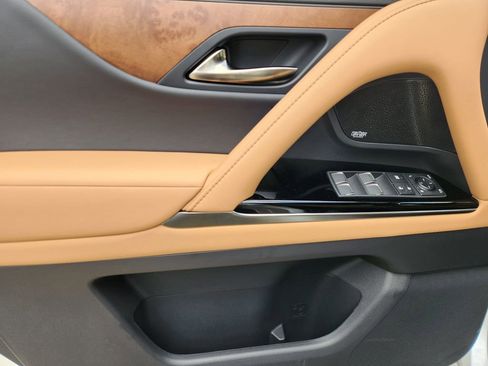 Used 2025 Lexus LX 600 4WD w/ Accessory Package (2T) image 24