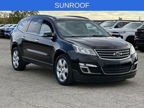 Certified 2017 Chevrolet Traverse LT w/ Style and Technology Package image 6