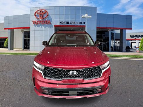 Used 2021 Kia Sorento EX image 3