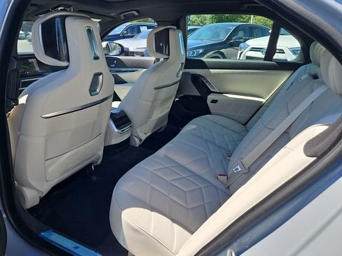 New 2025 BMW 760i xDrive AWD/4WD image 12