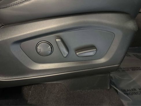 Used 2023 Ford Explorer XLT w/ Equipment Group 202A AWD/4WD image 42