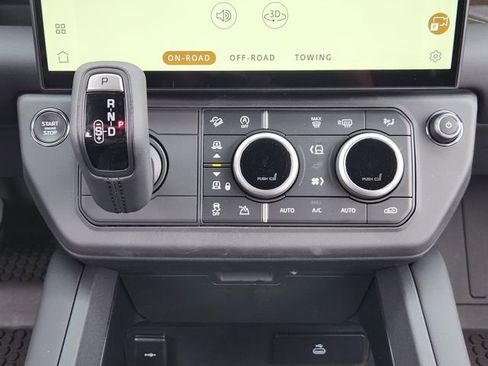 New 2026 Land Rover Defender 110 AWD/4WD image 18