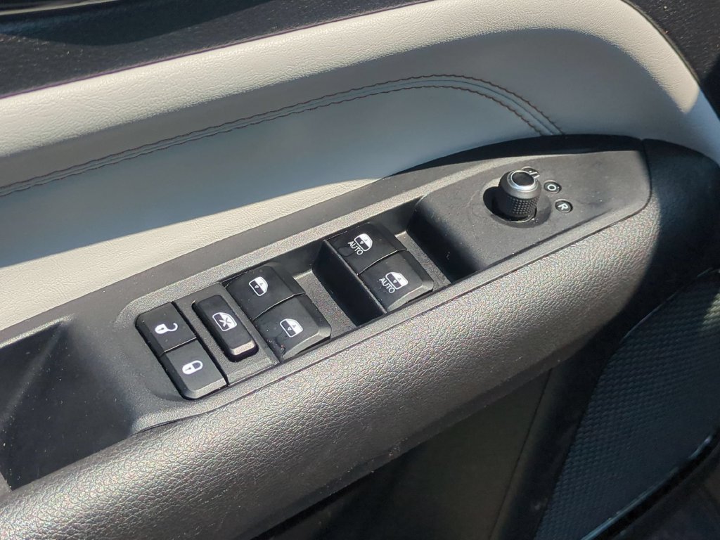 Used 2025 Jeep Compass Limited AWD/4WD image 13