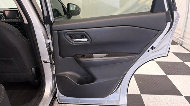 Used 2025 Nissan Rogue SV AWD/4WD image 27