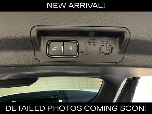 Used 2022 Ford Explorer XLT w/ Equipment Group 202A AWD/4WD image 21