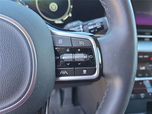 Used 2024 Kia Carnival SX Prestige FWD image 27