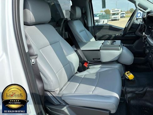 Used 2023 Ford F550 4x4 Regular Cab Super Duty image 7
