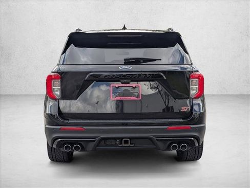 Used 2020 Ford Explorer ST w/ ST Street Pack image 6