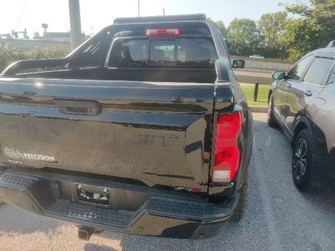 Used 2025 Chevrolet Colorado ZR2 w/ Midnight Edition AWD/4WD image 13