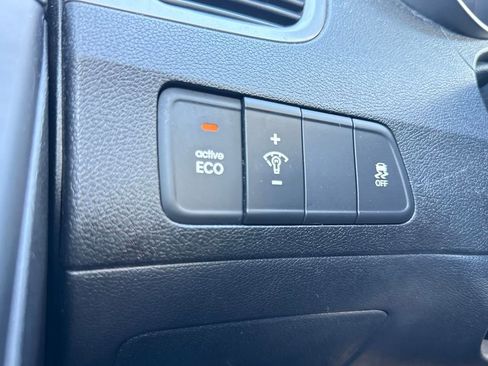 Used 2013 Hyundai Elantra Limited w/ Technology Pkg image 30